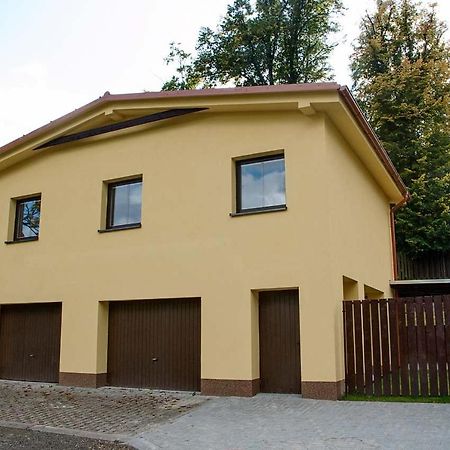 Apartmany Nad Parkem Broumov Exterior photo