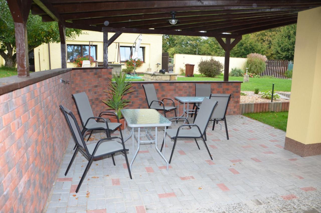 Apartmany Nad Parkem Broumov Exterior photo